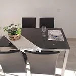Arcos Grands With Enormous And Private Pool. Apartamento Arco da Calheta (Madeira)