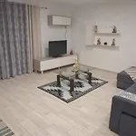 Arcos Grands With Enormous And Private Pool. Apartment Arco da Calheta (Madeira)