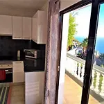 Arcos Grands With Enormous And Private Pool. Apartment Arco da Calheta (Madeira)