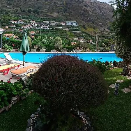 Arcos Grands With Enormous And Private Pool. * Arco da Calheta (Madeira)