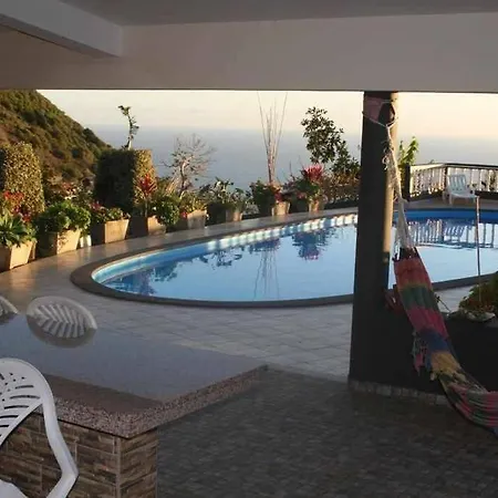 Arcos Grands With Enormous And Private Pool. Apartment Arco da Calheta (Madeira)